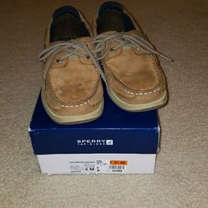 Boy's Grade School shoes